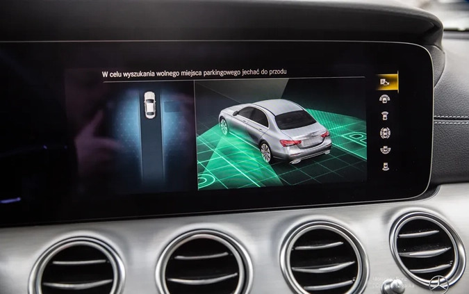 Mercedes-Benz Klasa E cena 249900 przebieg: 9893, rok produkcji 2022 z Władysławowo małe 301